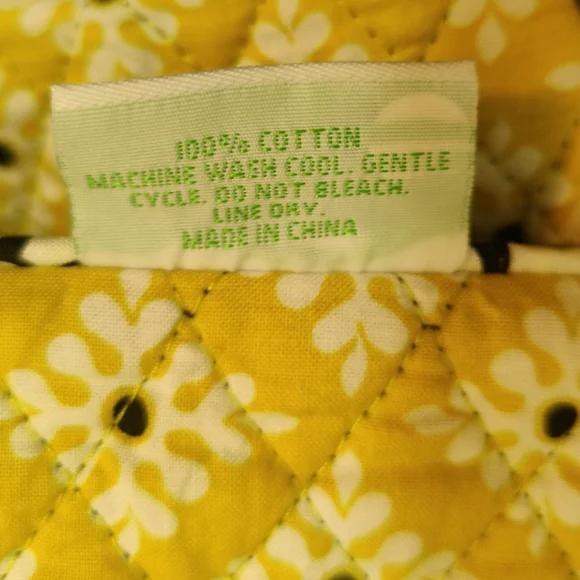 VERA BRADLEY Quilted Multicolor Pattern Magnetic Closure Tote Bag - Picture 10 of 10